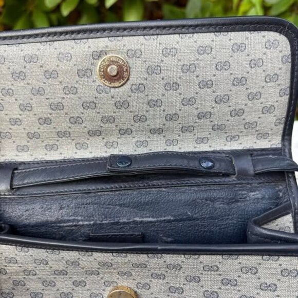 Gucci Vintage Clutch Crossbody - Picture 6 of 12